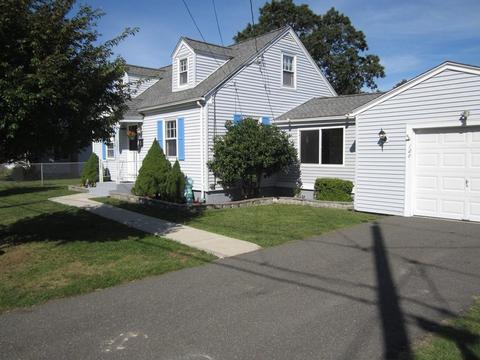 128 Chateaugay St, Chicopee, MA 01020 photo 2