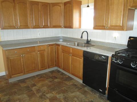 128 Chateaugay St, Chicopee, MA 01020 photo 4