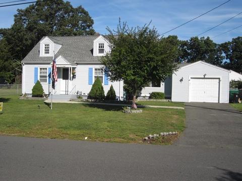 128 Chateaugay St, Chicopee, MA 01020 photo 1