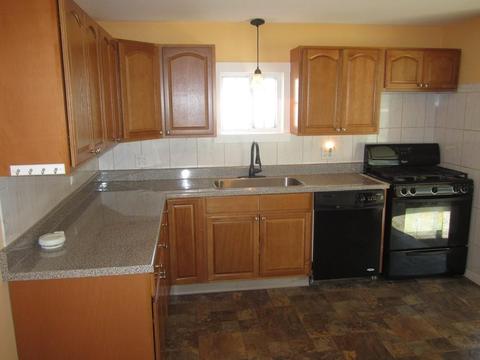 128 Chateaugay St, Chicopee, MA 01020 photo 5