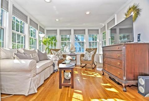 5 Doane St, Marblehead, MA 01945 photo 4