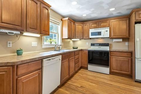 27 Riverside St, Danvers, MA 01923 photo 9