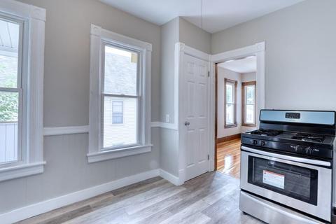 24 Webster St, Springfield, MA 01104 photo 4