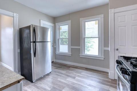 24 Webster St, Springfield, MA 01104 photo 3