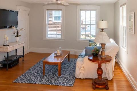3 Circle St #2, Marblehead, MA 01945 photo 4