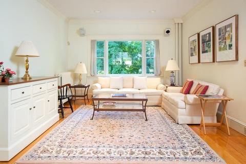 98 Lancaster Ter, Brookline, MA 02446 photo 4