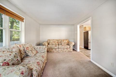 276 Gresham St, Springfield, MA 01119 photo 12