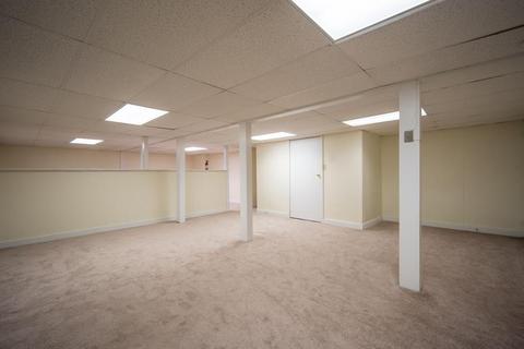 276 Gresham St, Springfield, MA 01119 photo 24