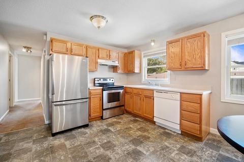 276 Gresham St, Springfield, MA 01119 photo 7