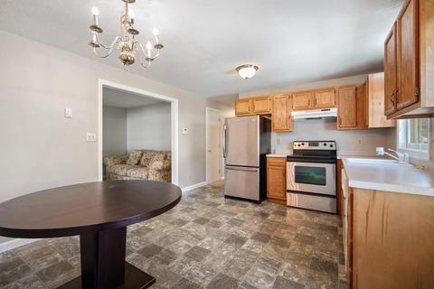 276 Gresham St, Springfield, MA 01119 photo 4
