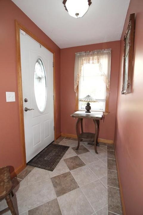 11 Stoddard Dr, Worcester, MA 01604 photo 2