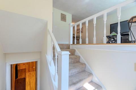 7 Hickory Dr, Townsend, MA 01469 photo 4