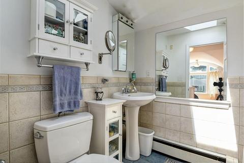 384 Hillcrest Rd, Needham, MA 02492 photo 30