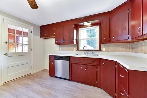 128 Carver St, Springfield, MA 01108 photo 5