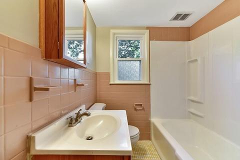 128 Carver St, Springfield, MA 01108 photo 17