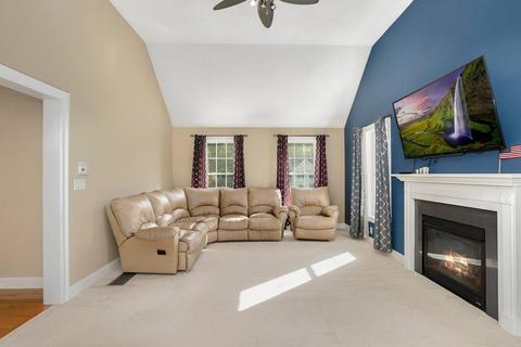 44 Hemlock Dr, Ayer, MA 01432 photo 9