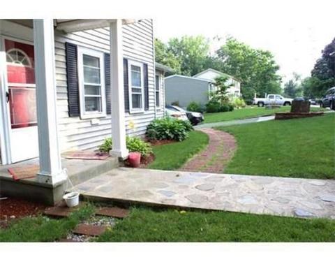 7 Roy St, Worcester, MA 01603 photo 2