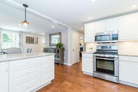 5 Todd Dr, Townsend, MA 01469 photo 3