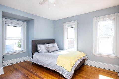 393 Eastern Ave, Lynn, MA 01902 photo 1