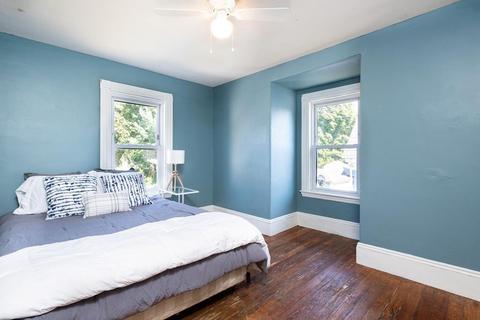 393 Eastern Ave, Lynn, MA 01902 photo 2
