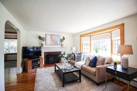 29 Granger Ave, Reading, MA 01867 photo 3