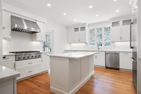 348 Buckminster Rd, Brookline, MA 02445 photo 7