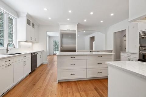 348 Buckminster Rd, Brookline, MA 02445 photo 6