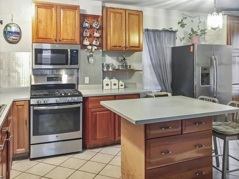 22 Bailey St, Lawrence, MA 01843 photo 4