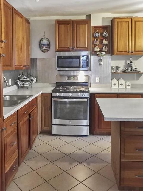 22 Bailey St, Lawrence, MA 01843 photo 5