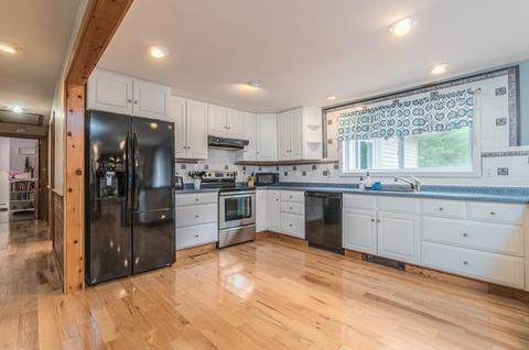 32 Balcom, Pelham, NH 03076 photo 7