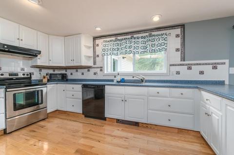 32 Balcom, Pelham, NH 03076 photo 3