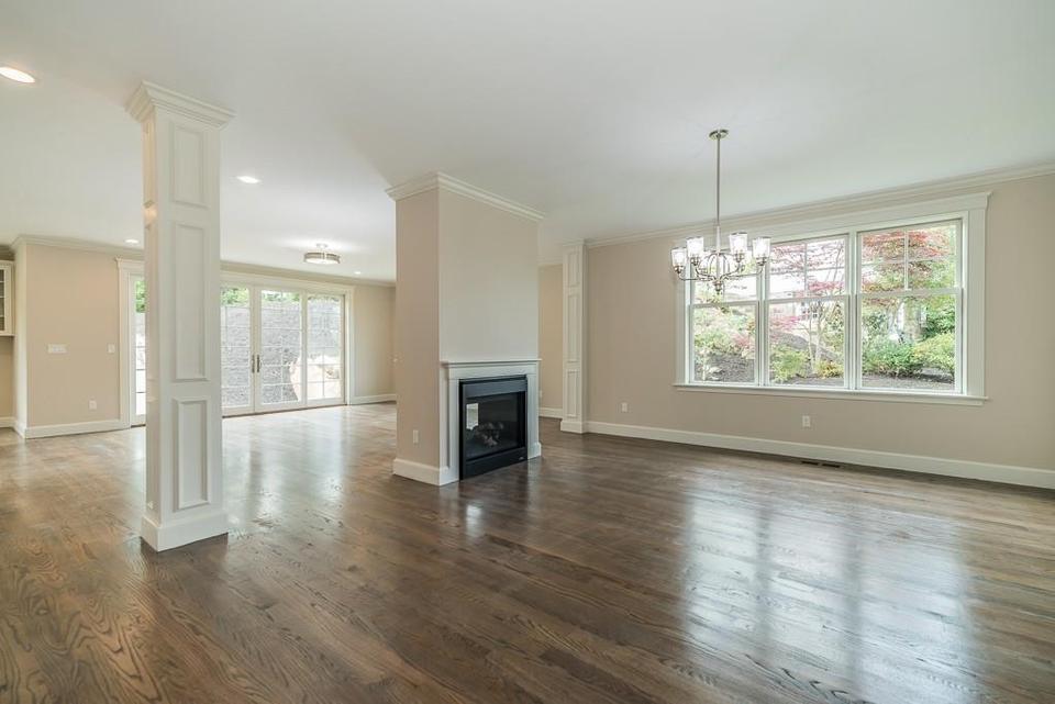  10 Whitehall Cir, Beverly, MA 01915 photo 5