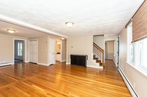 7 Bradford Rd, Reading, MA 01867 photo 4