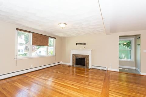 7 Bradford Rd, Reading, MA 01867 photo 5