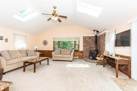 77 Forest St, Reading, MA 01867 photo 13