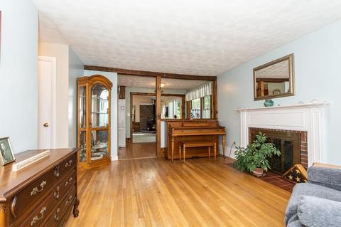 77 Forest St, Reading, MA 01867 photo 4