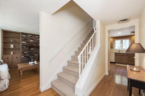 10 Yale St, Peabody, MA 01960 photo 4