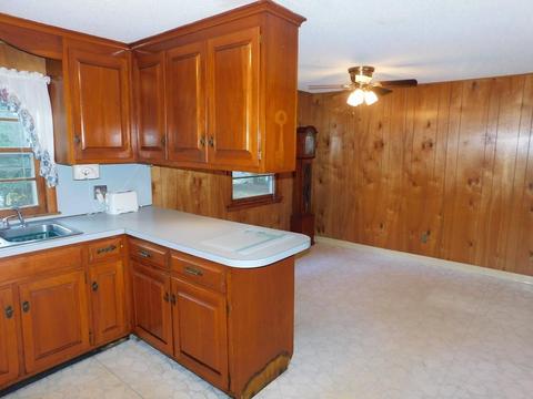 24 Deveau St, Springfield, MA 01151 photo 6