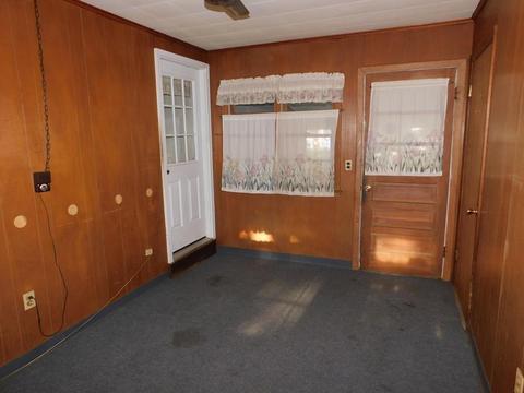 24 Deveau St, Springfield, MA 01151 photo 4