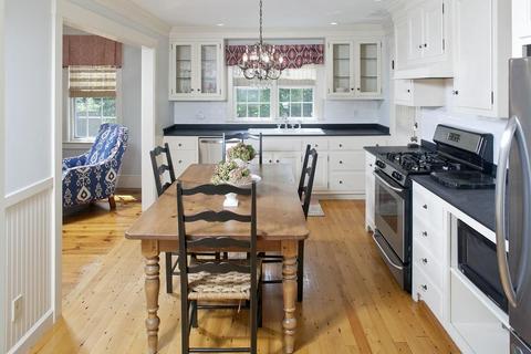 9 Green St, Hingham, MA 02043 photo 5