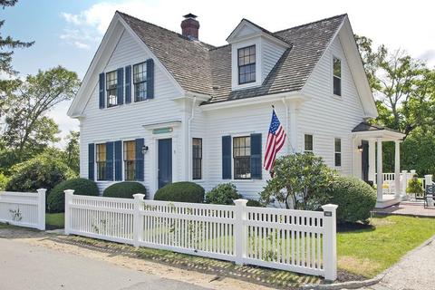 9 Green St, Hingham, MA 02043 photo 1