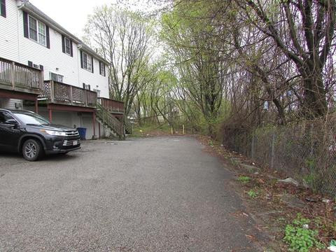 6 Blake St, Worcester, MA 01604 photo 3