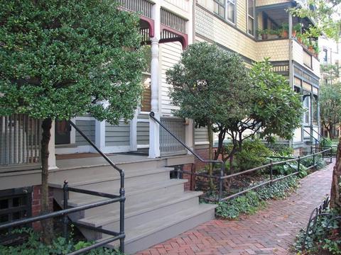 99 Elliot St, Springfield, MA 01105 photo 2