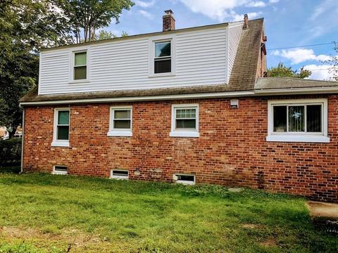 14 Silas St, Springfield, MA 01109 photo 4