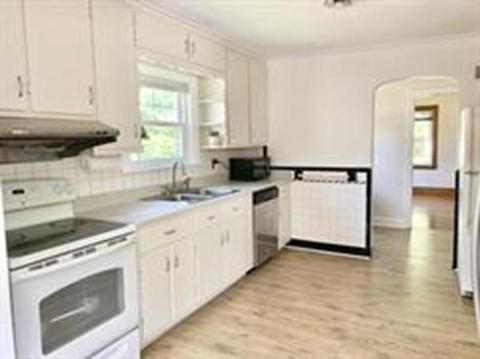 14 Silas St, Springfield, MA 01109 photo 14