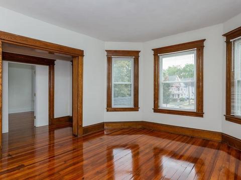 348 White St, Springfield, MA 01108 photo 9