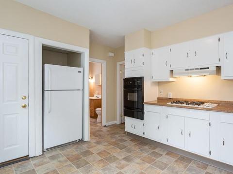 348 White St, Springfield, MA 01108 photo 4
