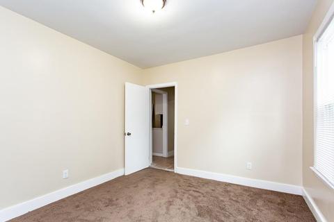 80 Knox, Springfield, MA 01105 photo 3