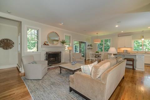 7 Fox Run Ln, Marblehead, MA 01945 photo 2