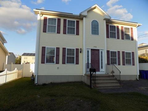 754 Rodman St, Fall River, MA 02721 photo 2